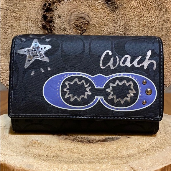 Coach Handbags - 🔥HP🔥*RARE* COACH Poppy Appliqué Sequin Trifold